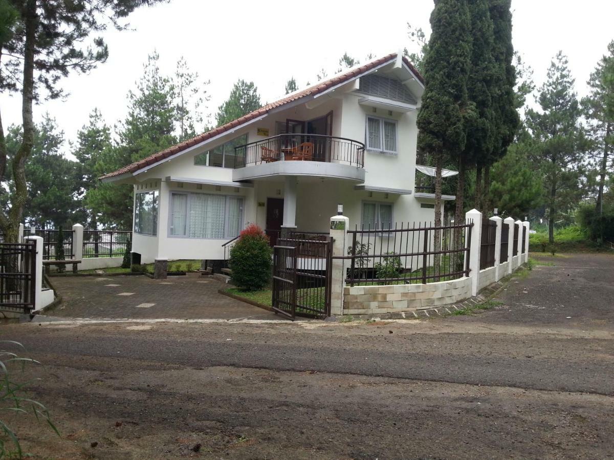 Villa 5Cemara Lembang Bagian luar foto