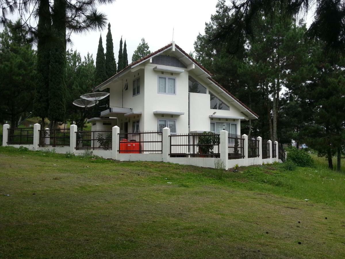 Villa 5Cemara Lembang Bagian luar foto